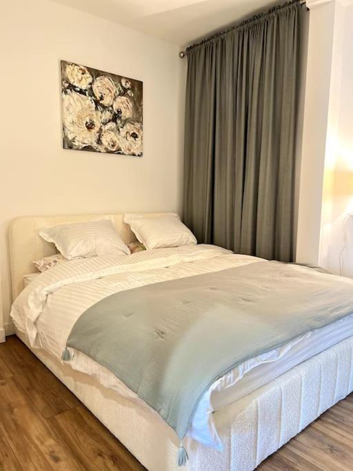Apartmán Eze Roc Exteriér fotografie