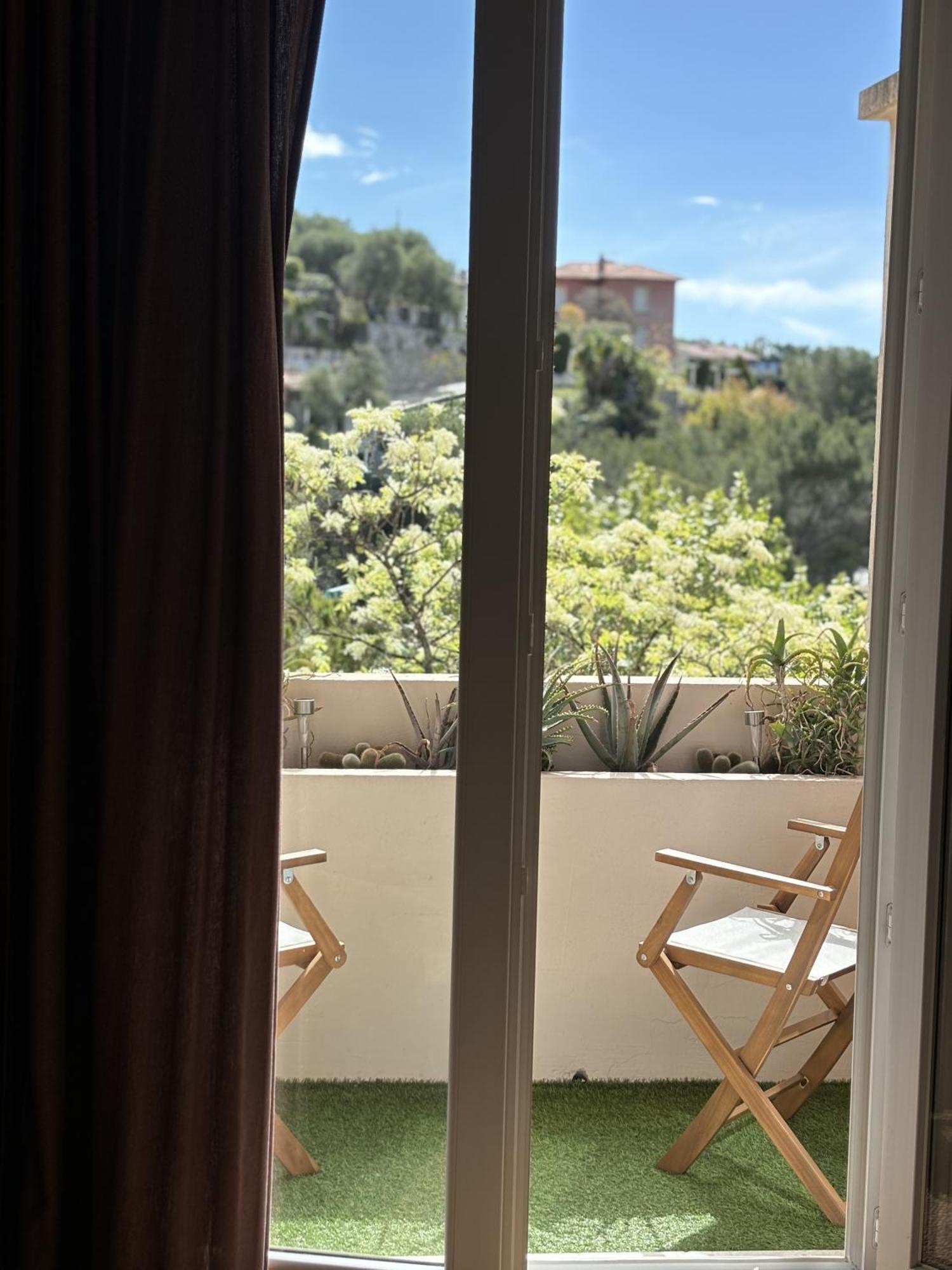Apartmán Eze Roc Exteriér fotografie
