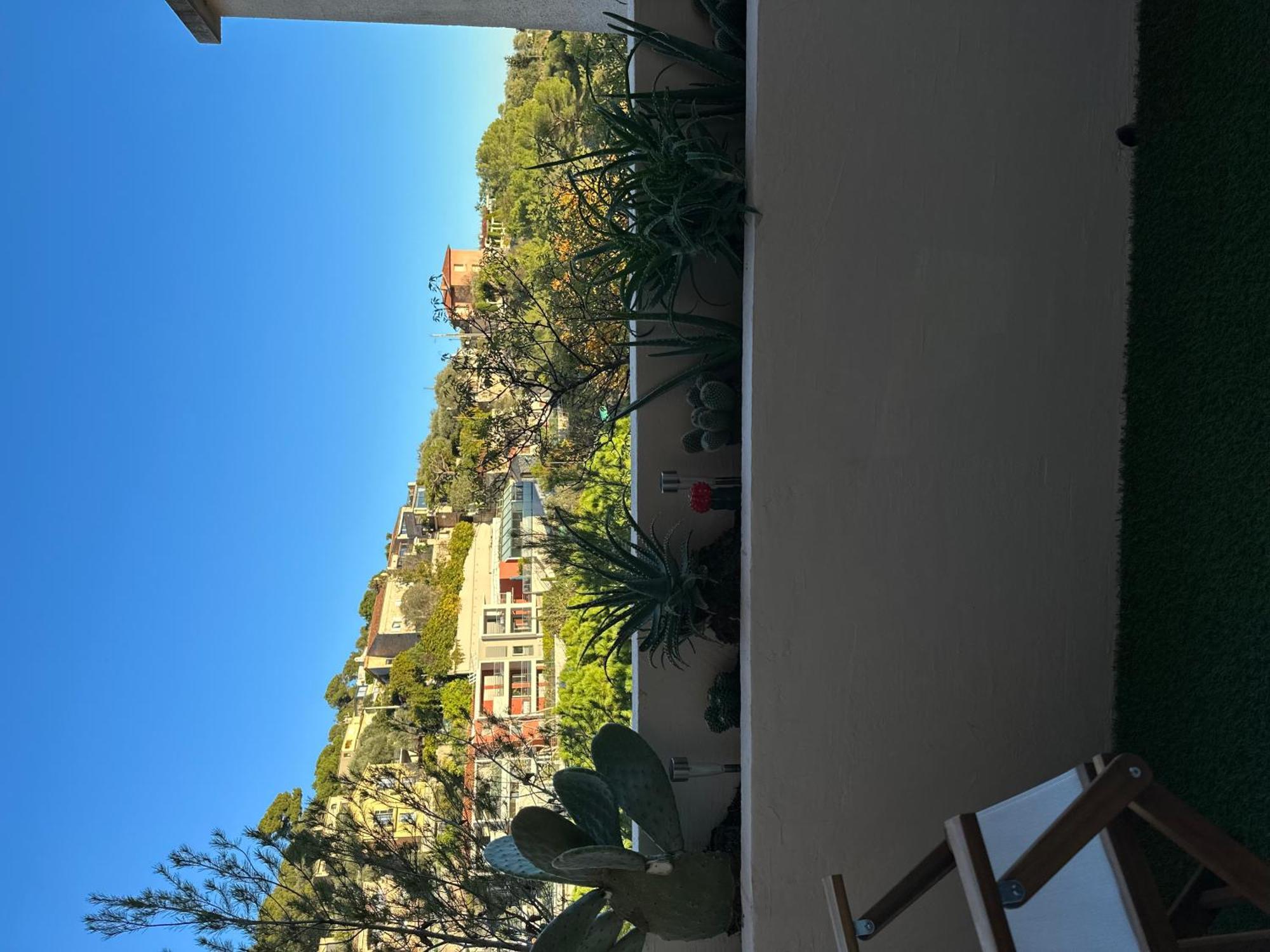 Apartmán Eze Roc Exteriér fotografie
