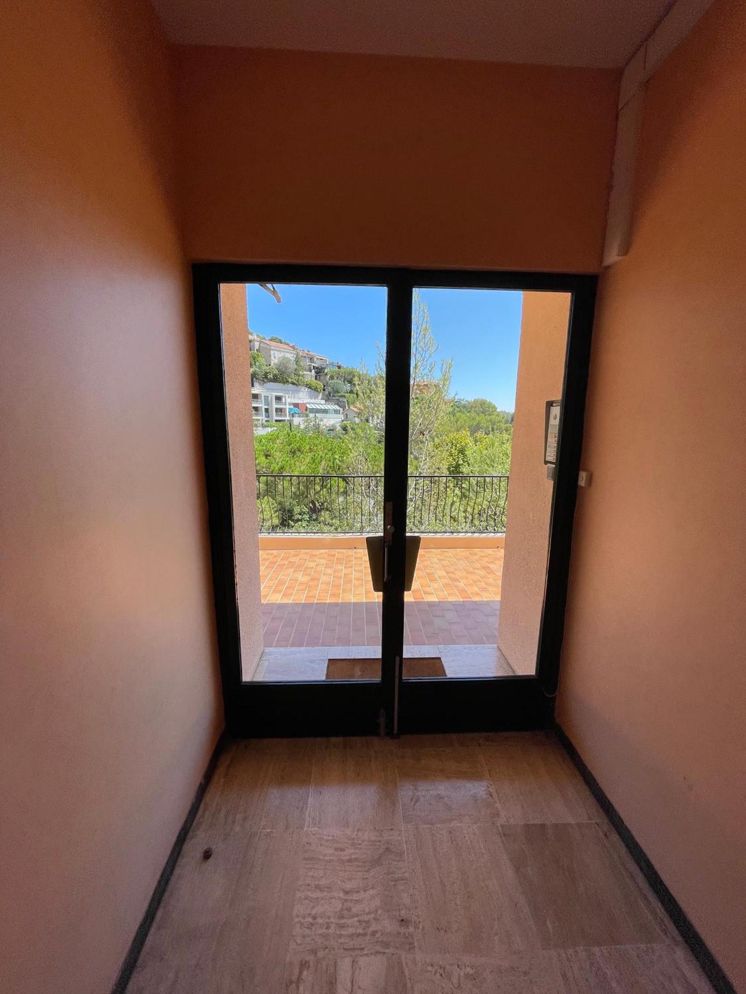 Apartmán Eze Roc Exteriér fotografie