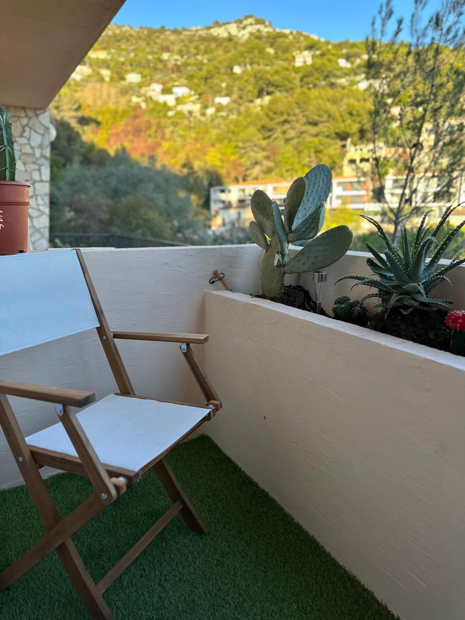 Apartmán Eze Roc Exteriér fotografie